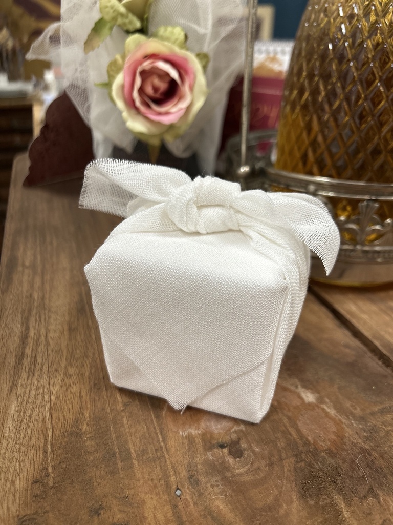Portaconfetti - Scatolina cubica, furoshiki (lino)